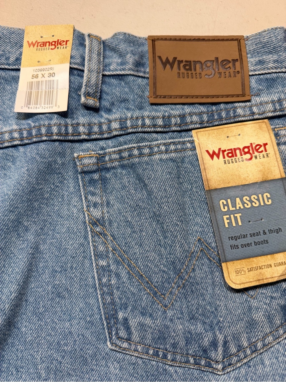 Wrangler Men's Relaxed Jeans - Light Blue Denim